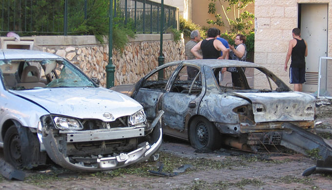 ממראות מלחמת לבנון השניה בכרמיאל. צילום צביקה מונר