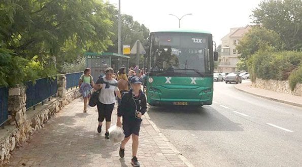 בית ספר הדקל איסוף תלמידים אוטובוס 1164