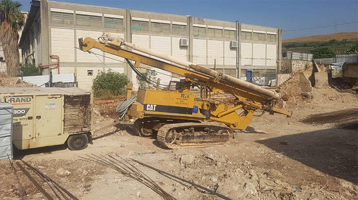 עבודות בניה במרכז שירות גשר 2019-06