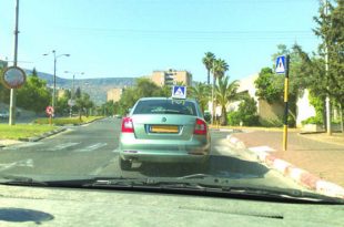רכב לימוד נהיגה בכרמיאל. צילום ארכיון אין קשר לכתבה