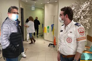 משה קונינסקי חיסונים קורונה צילום דוברות עיריית כרמיאל