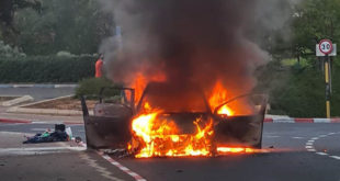 רכב עולה באש בכרמיאל. פרסום התמונה בכפוף לחוק זכויות יוצרים סעיף 27א'