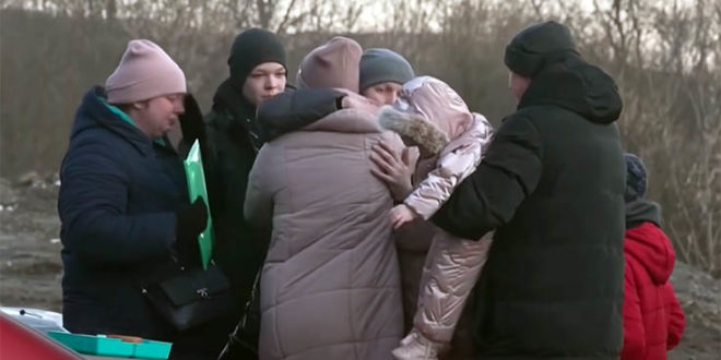 פליטים אוקראינים צילום מסך מהיוטיוב צ׳אנל 4