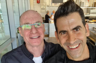השף משה שגב ורם לוינסון מנכ״ל פארק הייטק בר לב. צילום יח״צ