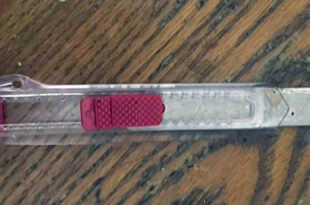 סכין יפנית שוד טלפון בכרמיאל צילום דוברות המשטרה