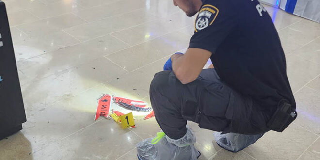פיגוע בקניון חוצות כרמיאל צילום דוברות המשטרה